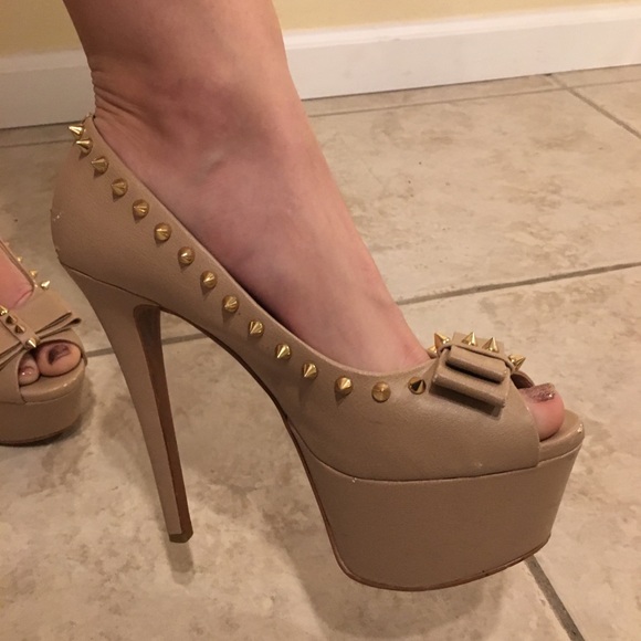 Spiked Studded Platform 5” Heels Size 8M - Picture 3 of 8